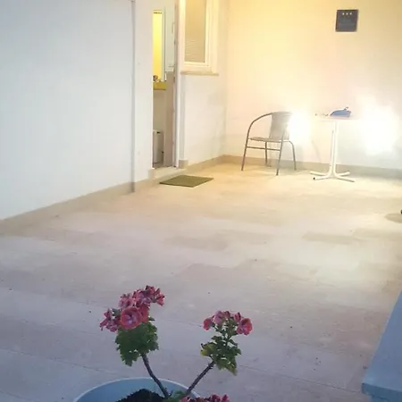 Studio Apartman Giro *