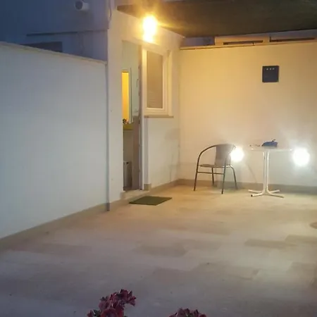 Studio Apartman Giro *